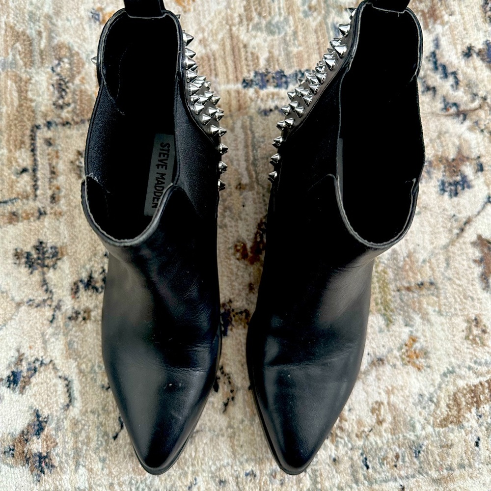 Leather Chelsea boots